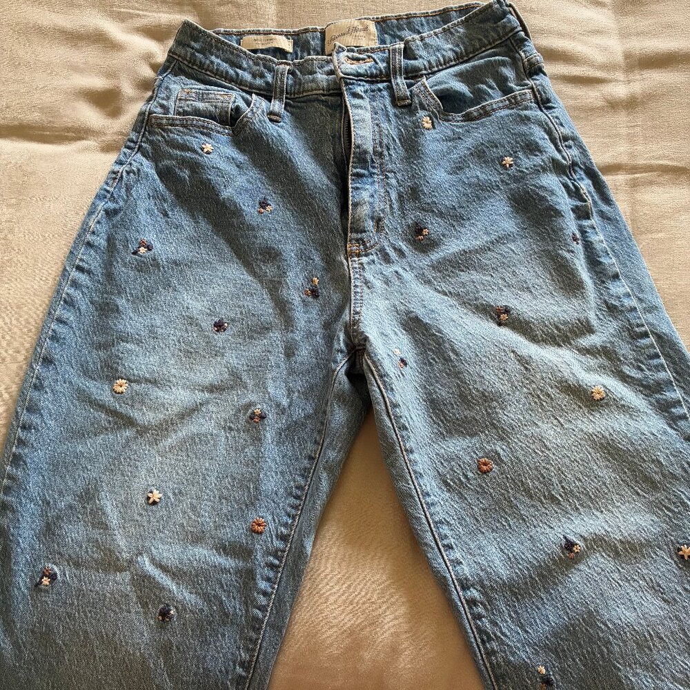 Floral Embroidered Universal Thread Jeans Size 2/26R